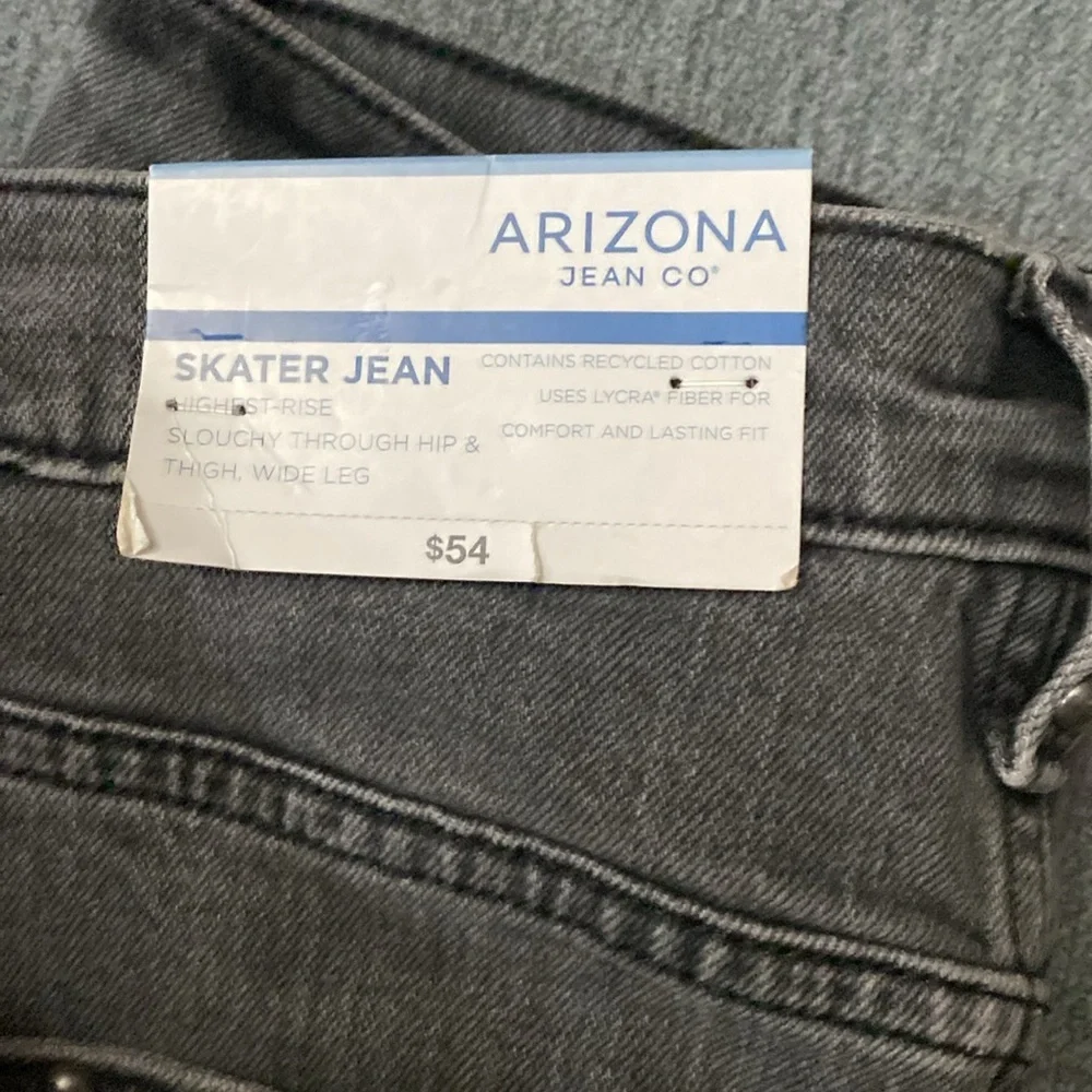 NWT Arizona skater jeans